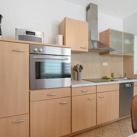 Fuer 6 Personen 80 Qm